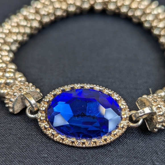 Vintage Gold Beaded Bracelet Sapphire Resin Rhinestone Charm on Stretch Cord - Picture 2 of 5